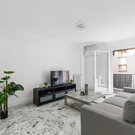 Proche Plages Et Commerces